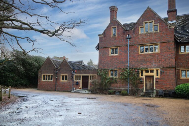 Forest Road, Colgate, Horsham