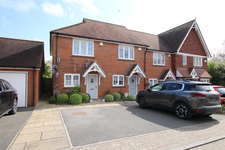 Willow Place, Barns Green, Horsham