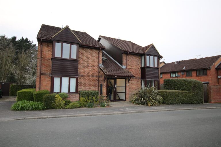 NEWBRIDGE CLOSE, BROADBRIDGE HEATH