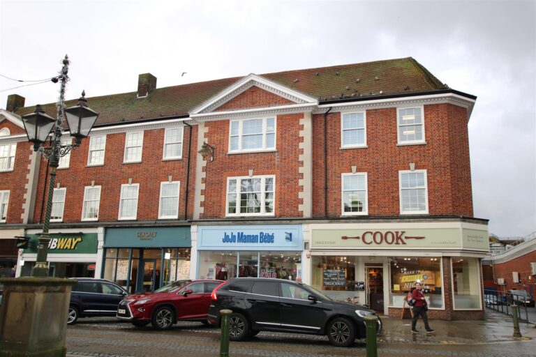 STERLING BUILDINGS, HORSHAM