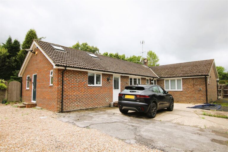 Oak Farm, Goose Green Lane, Pulborough
