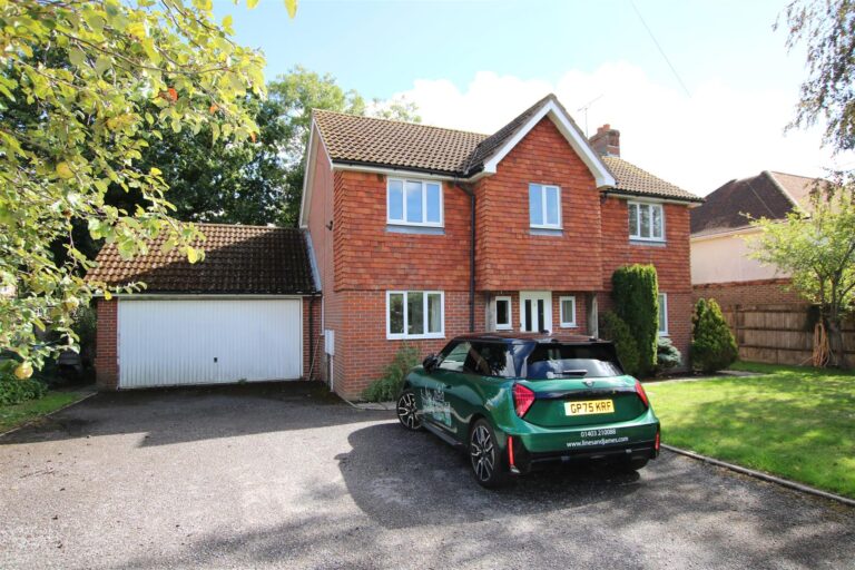 FITZALAN ROAD, HORSHAM